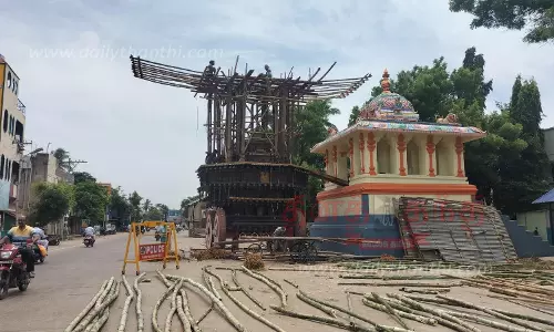 திருவாரூர் கமலாம்பாள் தேர் கட்டுமான பணிகள் தீவிரம்