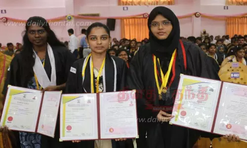 கோவிந்தம்மாள் ஆதித்தனார் கல்லூரி மாணவிகள் 3 பேருக்கு தங்கப்பதக்கம் கோவிந்தம்மாள் ஆதித்தனார் கல்லூரி மாணவிகள் 3 பேருக்கு தங்கப்பதக்கம்