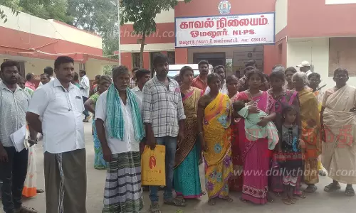 கியாஸ் சிலிண்டர் விற்பனையாளரின் உறவினர்கள் ஓமலூர் போலீஸ் நிலையத்தை முற்றுகை கியாஸ் சிலிண்டர் விற்பனையாளரின் உறவினர்கள் ஓமலூர் போலீஸ் நிலையத்தை முற்றுகை