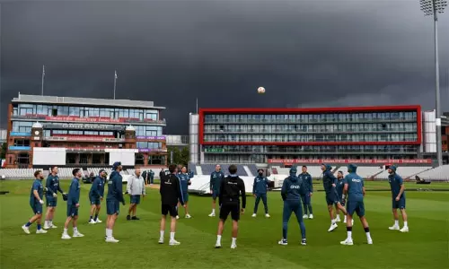 ஆஷஸ் கிரிக்கெட்: இங்கிலாந்து அணியின் அதிரடி தொடருமா? 4-வது டெஸ்ட் இன்று தொடக்கம்