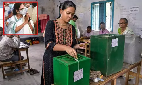 உள்ளாட்சி தேர்தல் முடிவு வெளியான நிலையில் சீல் உடைக்கப்படாத 3 வாக்குப்பெட்டிகள் சிக்கின - மேற்கு வங்காளத்தில் பரபரப்பு