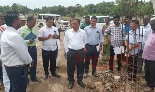 புதிய பஸ் நிலைய கட்டுமான பணிகளை 2 குழுக்கள் ஆய்வு