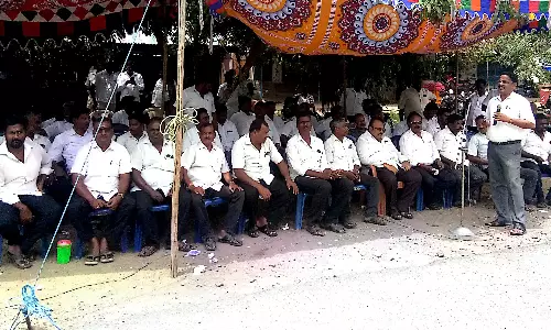 வக்கீல்கள் ஆர்ப்பாட்டம்