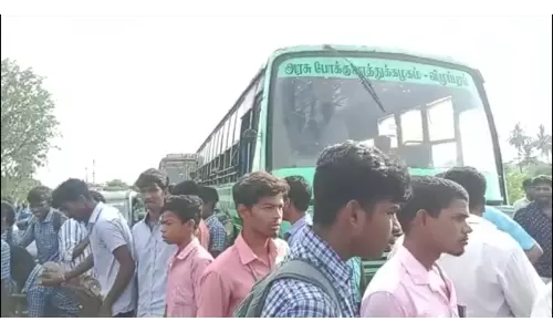 கூடுதல் பஸ் வசதி கேட்டு மாணவர்கள் சாலை மறியல்