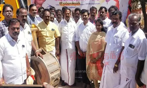 முன்னீர்பள்ளத்தில் புதிய தார் சாலை பணி தொடக்கம்