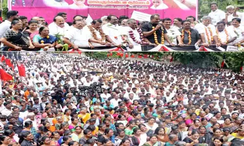 காய்கறி மாலை அணிந்து அ.தி.மு.க.வினர் ஆர்ப்பாட்டம்