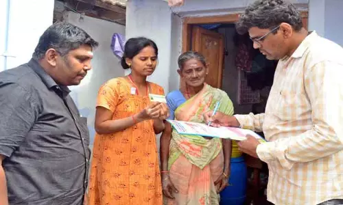 கலைஞர் மகளிர் உரிமைத்தொகை திட்டத்திற்கான விண்ணப்பம் வீடு, வீடாக வினியோகம்