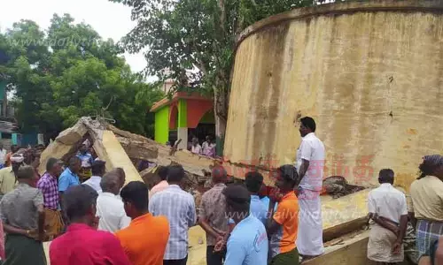 பழமையான நீர்த்தேக்க தொட்டி இடிப்பு பழமையான நீர்த்தேக்க தொட்டி இடிப்பு