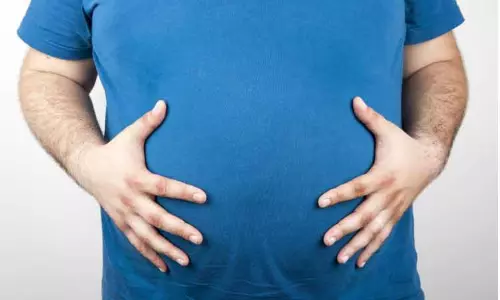 ஆண்கள் வயிற்றில் பரவும் கொழுப்பு படலம் ஆண்கள் வயிற்றில் பரவும் கொழுப்பு படலம்