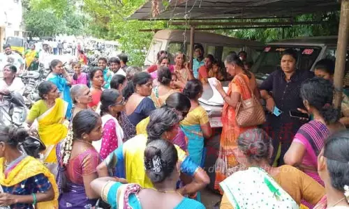 3 ஆண்டுகளுக்கு முன்பு விண்ணப்பித்த பயனாளிகளுக்கு தாலிக்கு தங்கம் 3 ஆண்டுகளுக்கு முன்பு விண்ணப்பித்த பயனாளிகளுக்கு தாலிக்கு தங்கம்