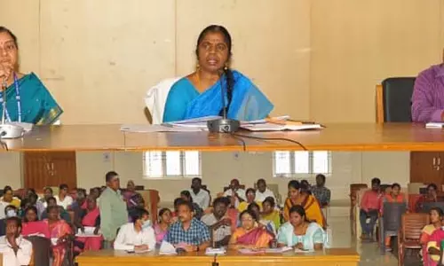 தாய்மார்களை குடும்ப கட்டுப்பாடு செய்திட ஊக்குவிக்க வேண்டும்