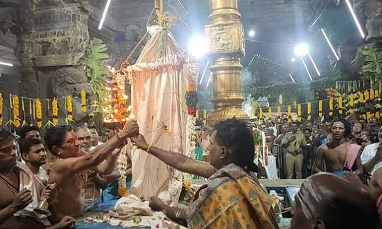 சங்கரநாராயண சுவாமி கோவிலில் ஆடித்தபசு திருவிழா கொடியேற்றத்துடன் தொடங்கியது..!