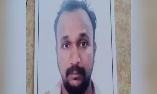 வாடகை வாகனங்களை விற்று மோசடி; ஓட்டல் உரிமையாளர் கைது