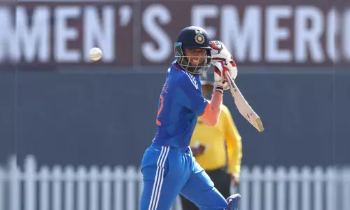 இளையோர் ஆசிய கோப்பை அரையிறுதி; யாஷ் துல் அரைசதம்...இந்தியா 211 ரன்கள் சேர்ப்பு...!