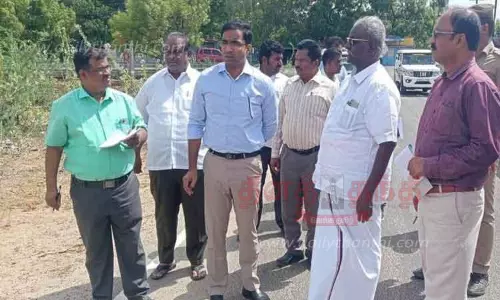 ஆறுமுகநேரியில் விளையாட்டு மைதானம் அமைக்க இடம் தேர்வு; கலெக்டர் பார்வையிட்டார்