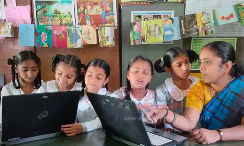 தனியார் பள்ளிக்கு இணையாக செயல்படும் அரசு பள்ளி