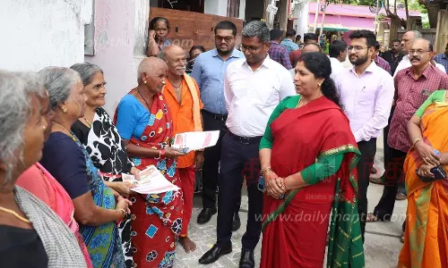 மகளிர் உரிமைத்தொகை விண்ணப்பங்கள் வினியோகம்:கண்காணிப்பு அதிகாரி ஜோதி நிர்மலாசாமி ஆய்வு