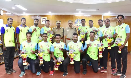 கடலூர் போலீஸ் அணியினருக்கு பாராட்டு