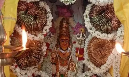 அம்மன் கோவில்களில் சிறப்பு பூஜை அம்மன் கோவில்களில் சிறப்பு பூஜை