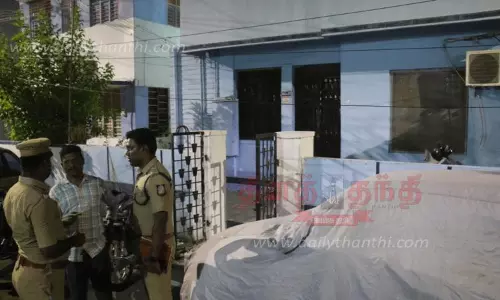 நகை வியாபாரி வீட்டில் 1½ கிலோ தங்கம் கொள்ளை நகை வியாபாரி வீட்டில் 1½ கிலோ தங்கம் கொள்ளை