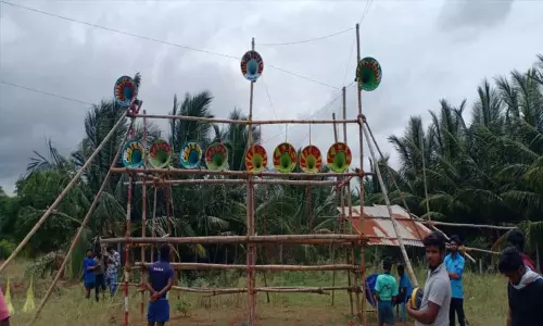 ஒலிபெருக்கி உரிமையாளர்களுக்கு இசை போட்டி ஒலிபெருக்கி உரிமையாளர்களுக்கு இசை போட்டி