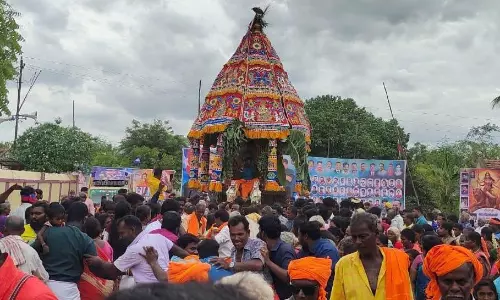 முத்துமாரியம்மன் கோவில் தேரோட்டம் முத்துமாரியம்மன் கோவில் தேரோட்டம்