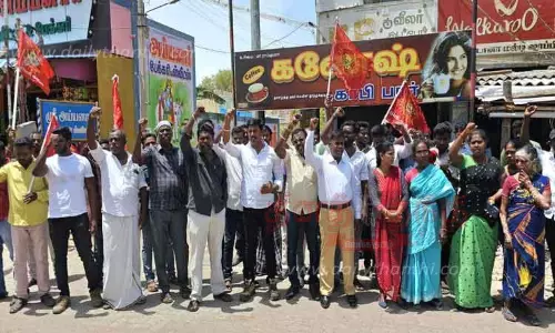 நாம் தமிழர் கட்சியினர் ஆர்ப்பாட்டம்