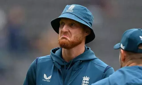 மழையால் 5வது நாள் ஆட்டம் ரத்து..! இங்கிலாந்து-ஆஸ்திரேலியா இடையிலான ஆஷஸ் 4-வது டெஸ்ட் டிரா மழையால் 5வது நாள் ஆட்டம் ரத்து..! இங்கிலாந்து-ஆஸ்திரேலியா இடையிலான ஆஷஸ் 4-வது டெஸ்ட் டிரா