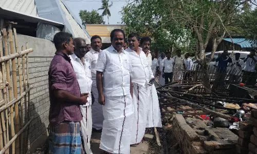 தீயில் எரிந்து கூரை வீடு நாசம்