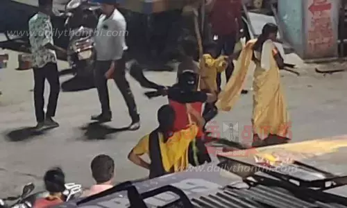 கஞ்சா வாலிபரை சரமாரியாக தாக்கிய திருநங்கைகள்