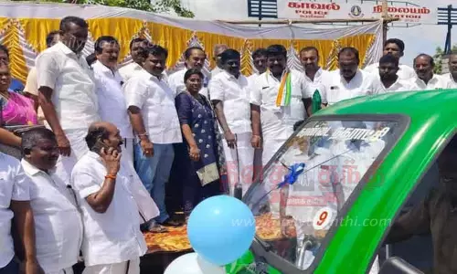 தூய்மை பணிக்கு பேட்டரி வாகனங்கள் வழங்கல்