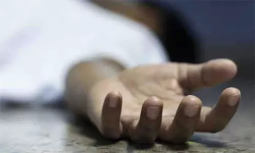 கிரிக்கெட் சூதாட்டத்தில் பணத்தை இழந்த கல்லூரி மாணவர் தூக்கிட்டு தற்கொலை