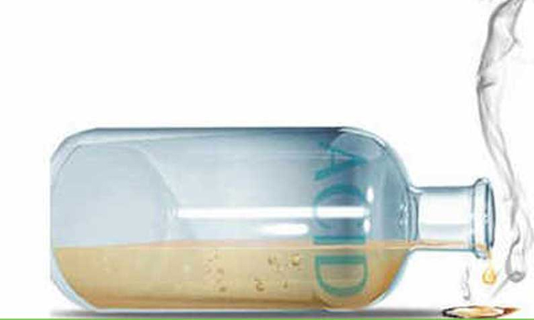 திருவனந்தபுரம்: கம்யூனிஸ்ட் நிர்வாகி மீது ஆசிட் வீச்சு