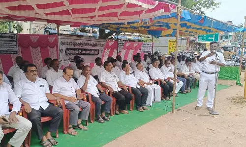 வக்கீல்கள் உண்ணாவிரதம்