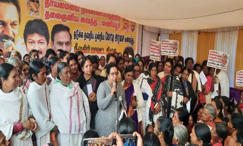 மணிப்பூர் சம்பவத்தை கண்டித்து நீலகிரி மாவட்ட தி.மு.க மகளிர் அணியினர் ஆர்ப்பாட்டம்