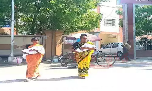 பிரசவ வார்டில் குழந்தைகளுக்கு சிறப்பு சிகிச்சை மையம் பிரசவ வார்டில் குழந்தைகளுக்கு சிறப்பு சிகிச்சை மையம்