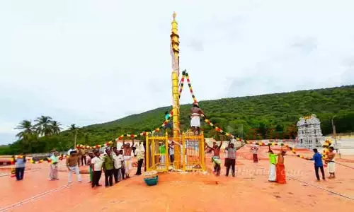 மதுரை கள்ளழகர் கோவில் ஆடி பெருந்திருவிழா கொடியேற்றத்துடன் தொடக்கம்- 1-ந்தேதி தேரோட்டம்