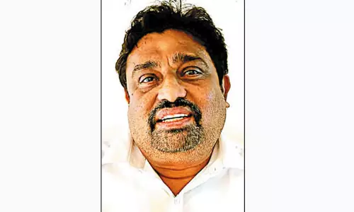 ஒரே நிலத்தை 2 பேருக்கு விற்று மோசடி: சினிமா பட தயாரிப்பாளர் கைது