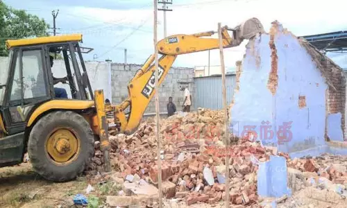 மொடச்சூர், பட்லூர் பகுதிகளில்கோவில்களுக்கு சொந்தமான ரூ.61½ கோடி நிலம் மீட்பு மொடச்சூர், பட்லூர் பகுதிகளில்கோவில்களுக்கு சொந்தமான ரூ.61½ கோடி நிலம் மீட்பு