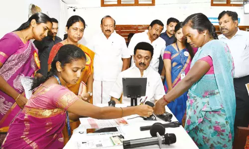 மகளிர் உரிமைத்தொகை பெற விண்ணப்பங்கள் பதிவு செய்யும் பணி தொடக்கம்: முதல்-அமைச்சர் தொடங்கிவைத்தார்