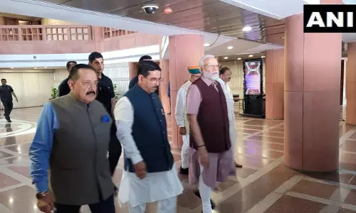 நாடாளுமன்ற மழைக்கால கூட்டத்தொடர்; பா.ஜ.க. நாடாளுமன்ற கட்சி கூட்டத்தில் பங்கேற்க பிரதமர் மோடி வருகை