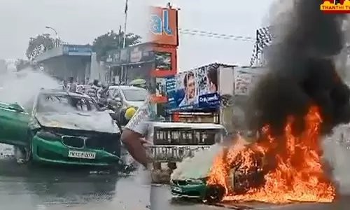 சென்னை குரோம்பேட்டையில் சாலையில் சென்ற கார் திடீரென தீப்பிடித்ததால் பரபரப்பு