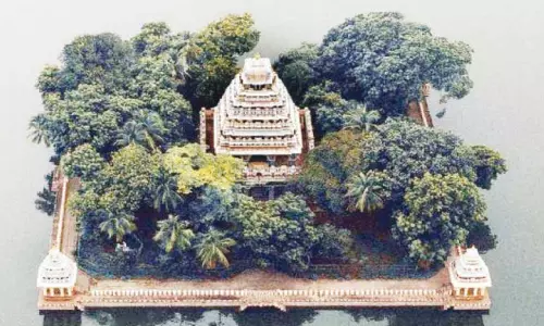 வண்டியூர் மாரியம்மன் தெப்பக்குளம் வண்டியூர் மாரியம்மன் தெப்பக்குளம்