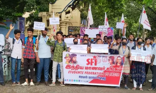 மணிப்பூர் கலவரத்தை கண்டித்து மாணவர் சங்கத்தினர் ஆர்ப்பாட்டம்