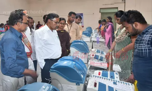 வாக்குப்பதிவு எந்திரங்கள் சரிபார்க்கும் பணி