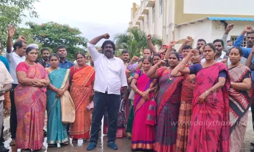 தர்மபுரியில்கவுரவ விரிவுரையாளர்கள் ஆர்ப்பாட்டம்