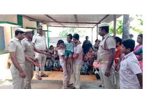 தீவிபத்தில் சிக்கியவர்களை மீட்பது எப்படி?