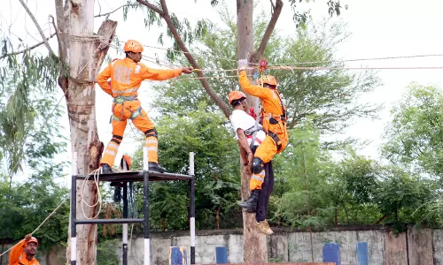 தேசிய பேரிடர் மீட்புப்படை மையத்தில் மத்திய அரசு செயலாளர்கள் ஆய்வு