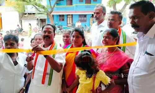 புதிய பயணிகள் நிழற்குடை திறப்பு விழா