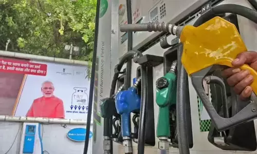 சென்னையில் இன்றைய பெட்ரோல், டீசல் விலை நிலவரம்...! சென்னையில் இன்றைய பெட்ரோல், டீசல் விலை நிலவரம்...!